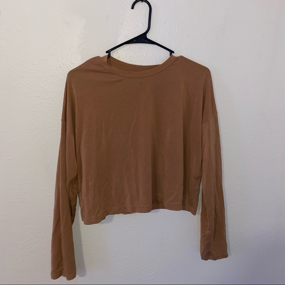Super cute cropped long sleeve